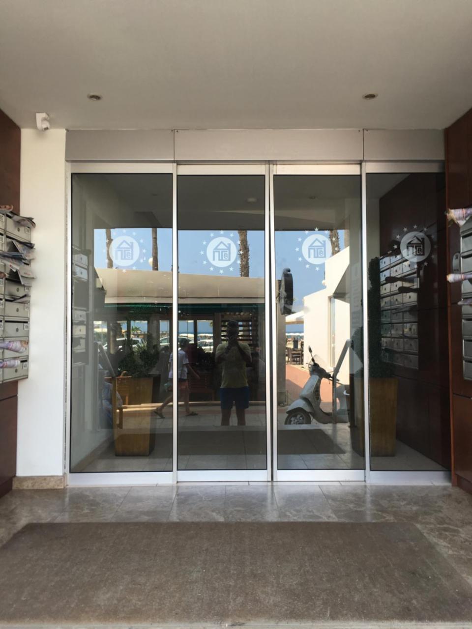 Ithaki Phinikoudes Apartment No. 105 لارنكا المظهر الخارجي الصورة